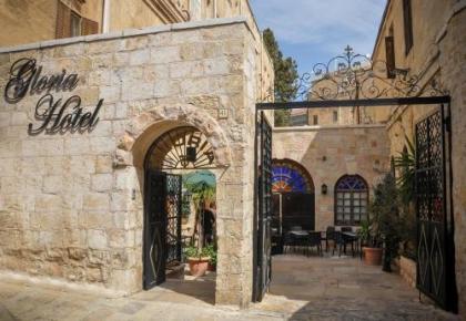 Gloria Hotel - image 1