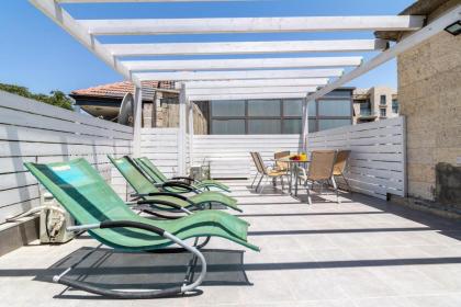 Authentic One bedroom apartment in city center - image 23