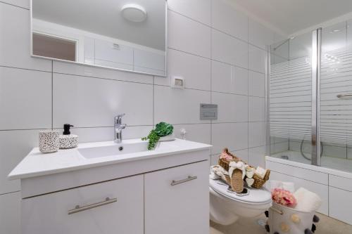 The Haneviim Boutique - Isrentals - image 6