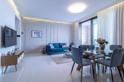 Magical 2BR/Parking with amazing view city center - image 1