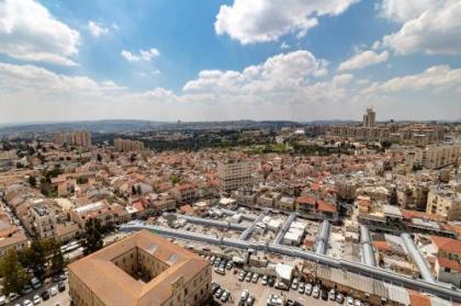 Magical 2BR/Parking with amazing view city center - image 13