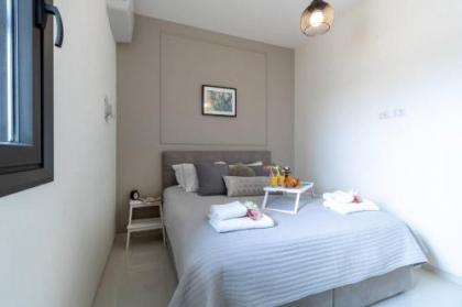 Magical 2BR/Parking with amazing view city center - image 15