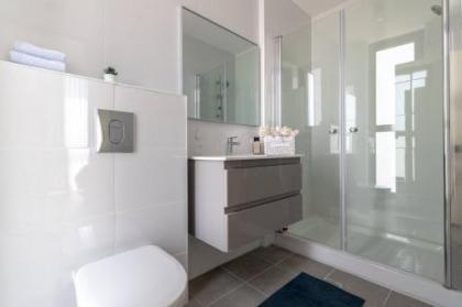 Magical 2BR/Parking with amazing view city center - image 16