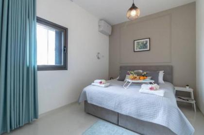 Magical 2BR/Parking with amazing view city center - image 5