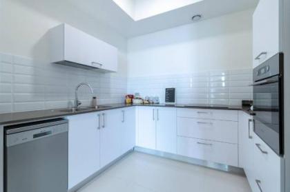 Magical 2BR/Parking with amazing view city center - image 8