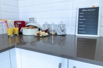 Magical 2BR/Parking with amazing view city center - image 9