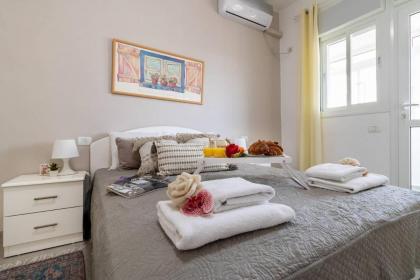 Pretty flat in the city -center Ben Yehuda - image 21