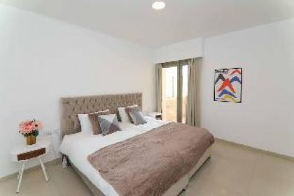 Luxury Three-Bedroom/Terrace Over Old City View - image 10