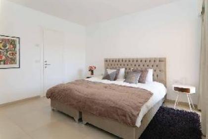 Luxury Three-Bedroom/Terrace Over Old City View - image 11