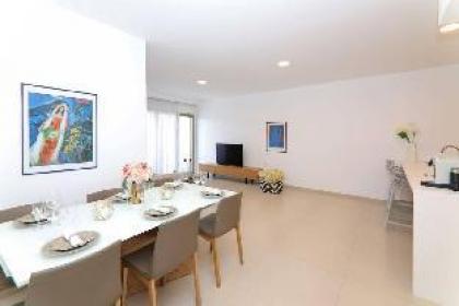 Luxury Three-Bedroom/Terrace Over Old City View - image 16