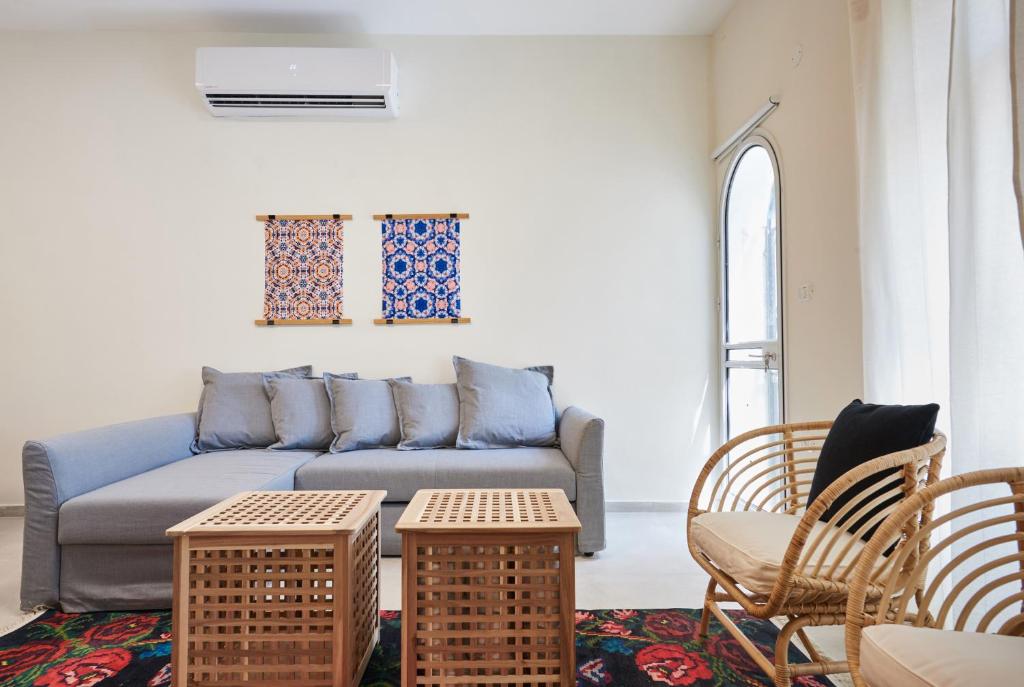 A private luxurious villa in the German Colony! - image 2