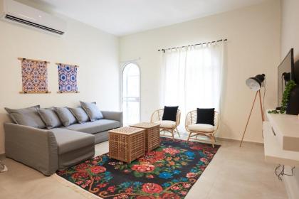 A private luxurious villa in the German Colony! - image 3