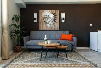 Trendy Balcony ApartmentBen Yehuda St Jerusalem! - image 3