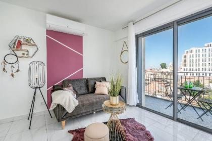 Deluxe 2 BDR with Balcony   Even Israel#51