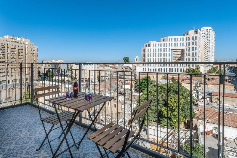 Design 2 BDR & Balcony-Even Israel#52 City Center - image 5