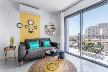 Gorgeous 2BDR in City Center View & Balcony- #53