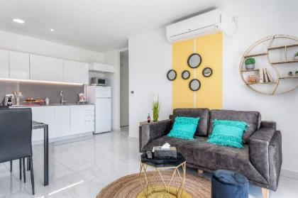 Gorgeous 2BDR in City Center View & Balcony- #53 - image 2