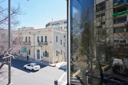 The modern house in the best location! - image 11