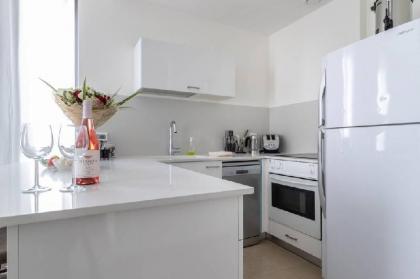Central and luxurious 1 bdr