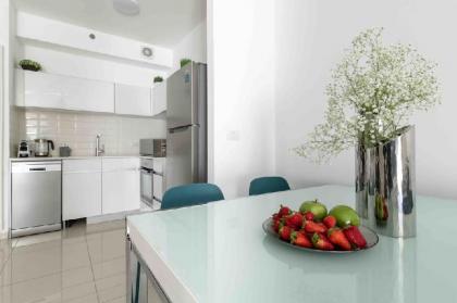 Amazing 1 bedroom in best location/parking