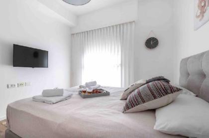 Amazing 1 bedroom in best location/parking - image 4