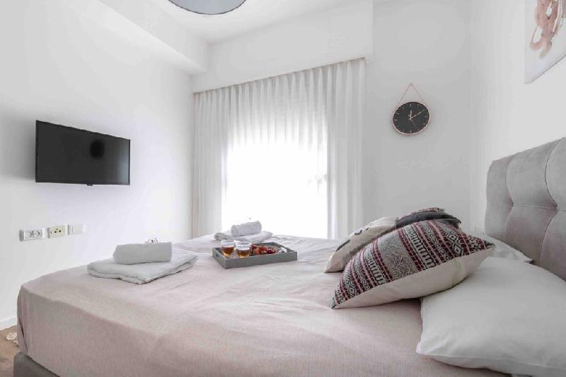 Amazing 1 bedroom in best location/parking - image 4