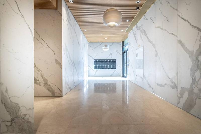 Beautiful 1 bedroom in great central area - image 4