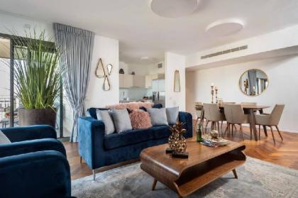 Fabulous 2 bedrooms in city center  - image 2
