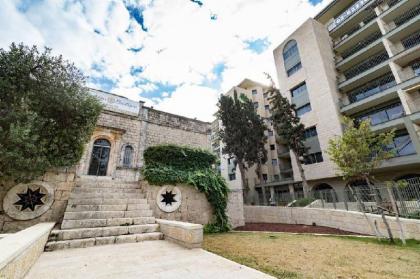 Fabulous 2 bedrooms in city center  - image 5