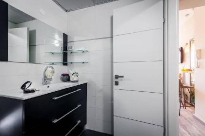 King David Studio/Pool/Parking in city center - image 3