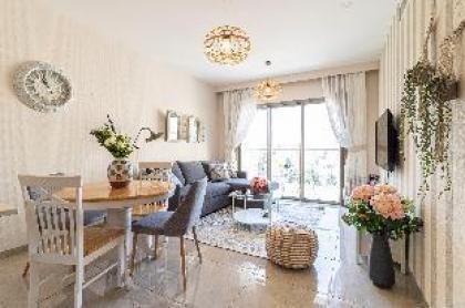 Sunny Central Apartment With Style - image 11