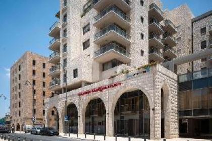 Sunny Central Apartment With Style - image 17
