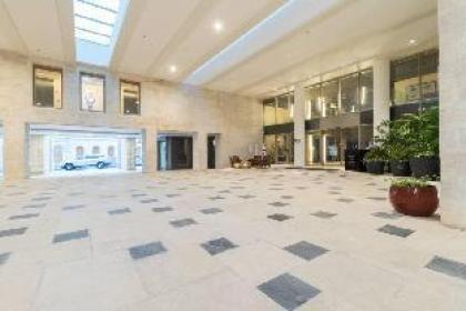 Sunny Central Apartment With Style - image 19