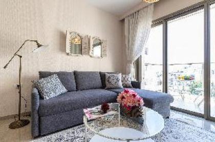 Sunny Central Apartment With Style - image 7