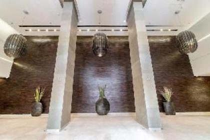 Exceptional 3 Bedroom/Parking in best area of town - image 12