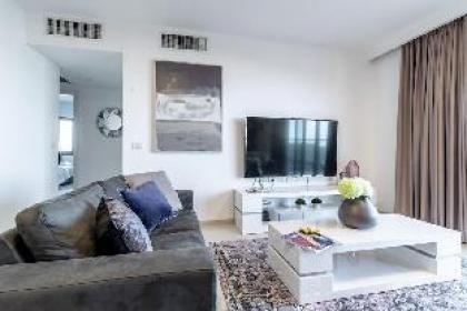 Exceptional 3 Bedroom/Parking in best area of town - image 16