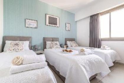 Exceptional 3 Bedroom/Parking in best area of town - image 4