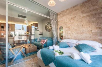 King David 2BDR/Pool/Parking in city center - image 4