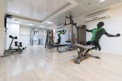 Amazing 2 Bedrooms/Gym/Parking in city center - image 4