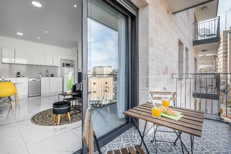 Stunning 2 BDR with balcony in Even Israel #19 - image 3