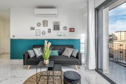 Stunning 2 BDR with balcony in Even Israel #19 - image 5