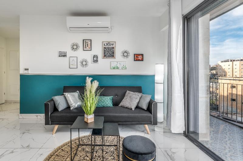 Stunning 2 BDR with balcony in Even Israel #19 - image 5