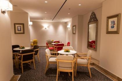 Ambassador Boutique Hotel - image 12