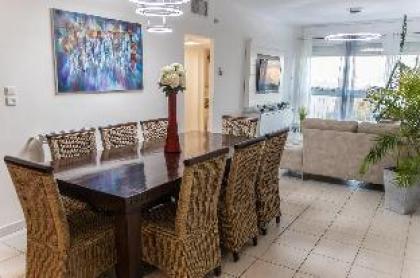 Art Apartment Near Mamila parking/ best Location 1 - image 14