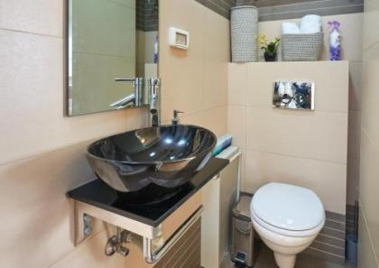 A designed apartment in the best location! - image 10
