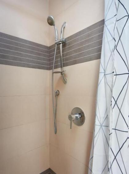 A designed apartment in the best location! - image 17