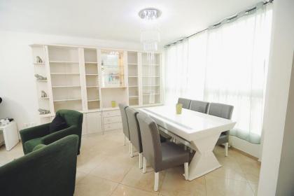 Art Apartment In Mamila - Parking Best Location 2 - image 24