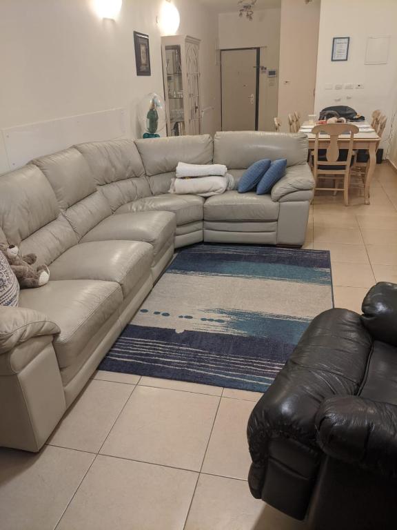 Beautiful Jerusalem Weekend Rental - image 2