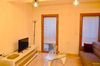 Travo Holly City Residence KDR Luxury 4 BDR - image 17