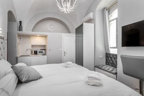 Magical Apartments in front To Mamilla Mall - image 5